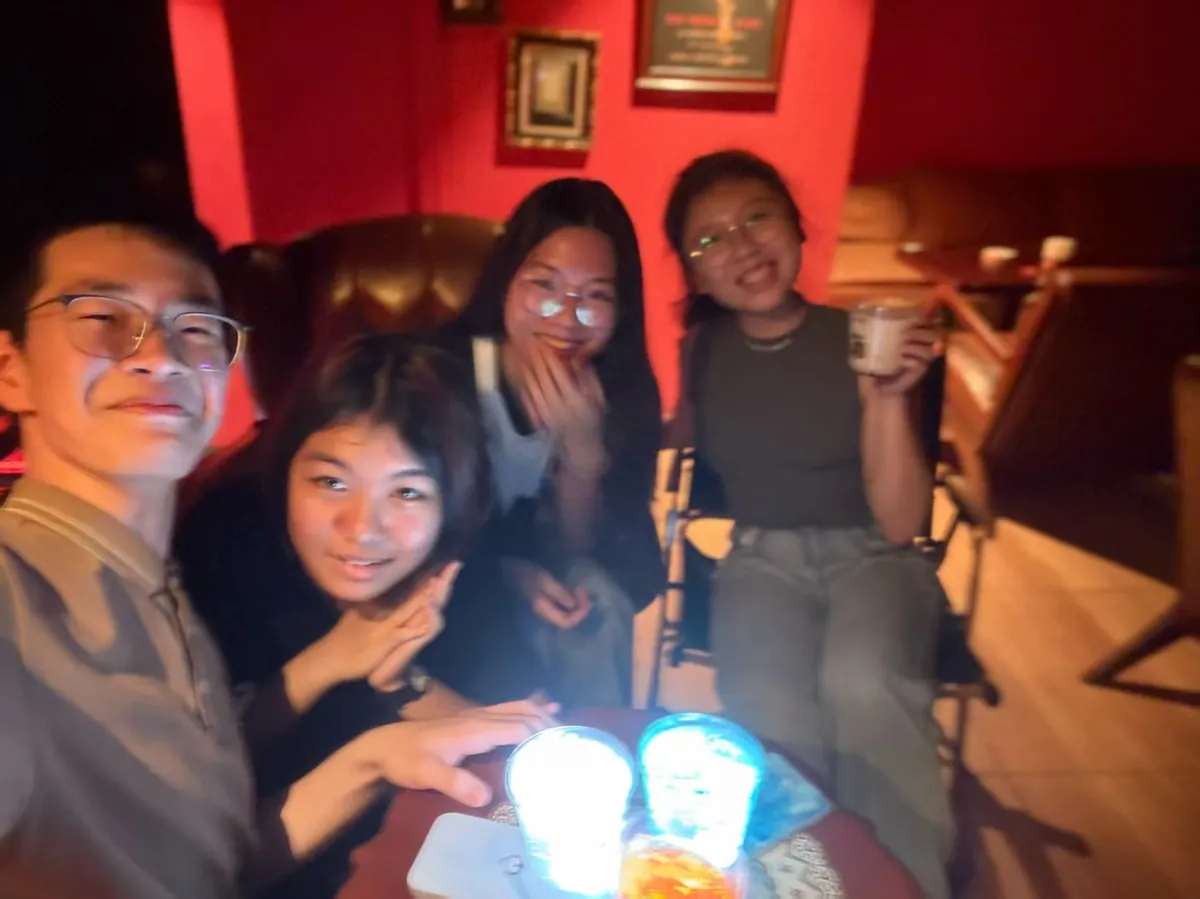 小酒馆夜聚